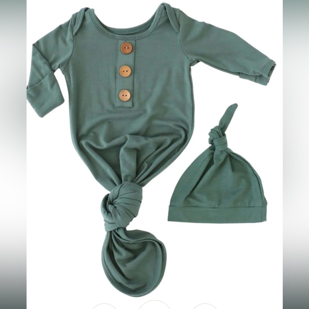 Caden Lane Green Bamboo Knotted Gown & Hat Size NB